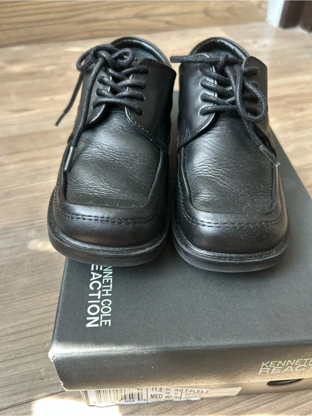 NWT Kenneth Cole Reaction Young Boys 11.5 Black T Flex SR Leather Dress Shoes